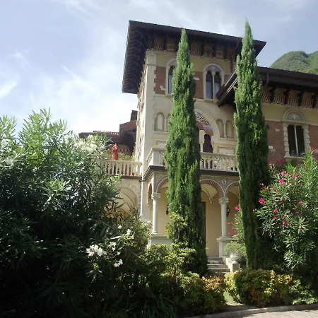 Sleeps 6 Air Con Wifi Apartment Cernobbio
