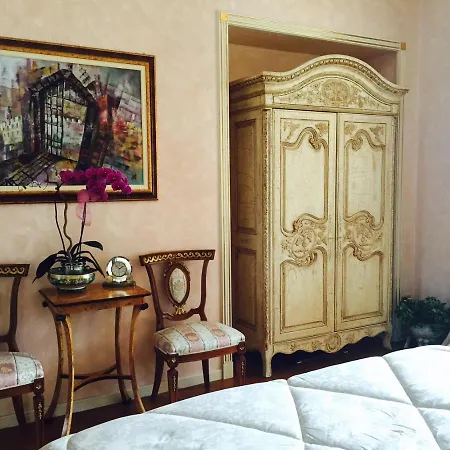 Sleeps 6 Air Con Wifi
