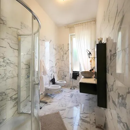 Apartment Sleeps 6 Air Con Wifi Cernobbio